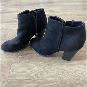 WOMENS booties